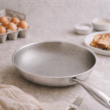 The Noma Titanium Pan™